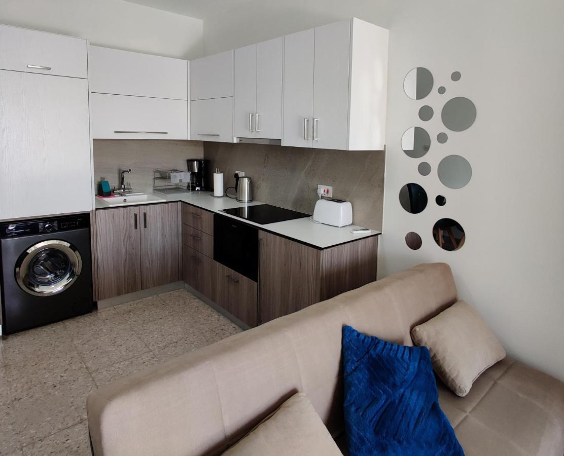 Lovely 1-bedroom Unit @ Fabulous Location * Paphos